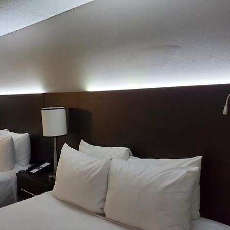 Best Western Hotel Brossard Zewnętrze zdjęcie
