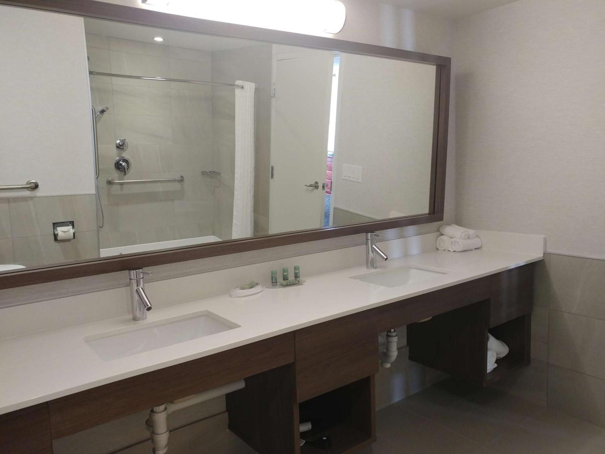 Best Western Hotel Brossard Zewnętrze zdjęcie